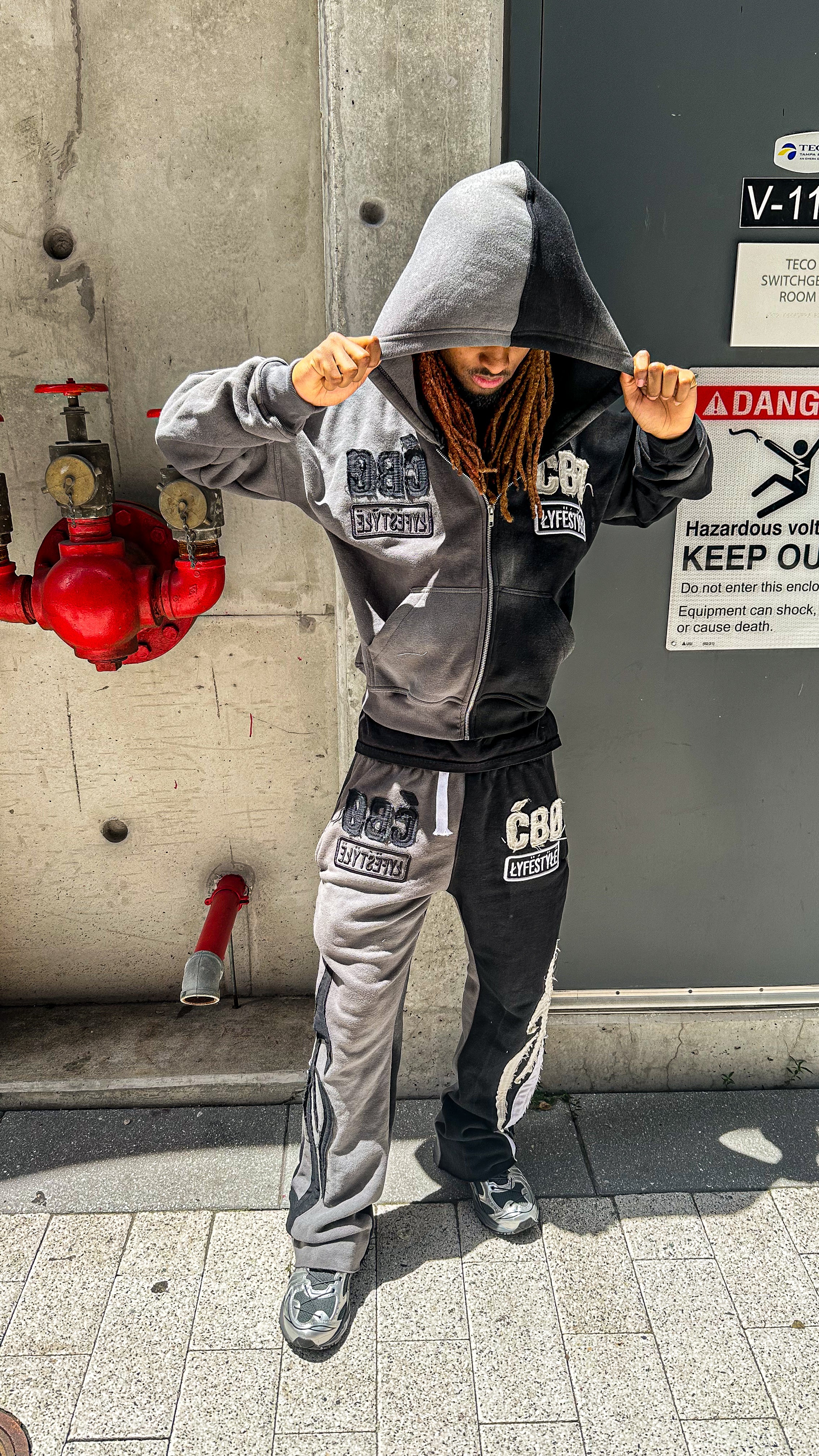 ĆBØ ŁŸFËSTŸŁË TWO TONE SWEATPANTS